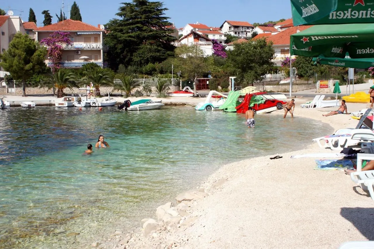 Family Friendly Apartments With A Swimming Pool Okrug Gornji, Ciovo - 18827 Trogir