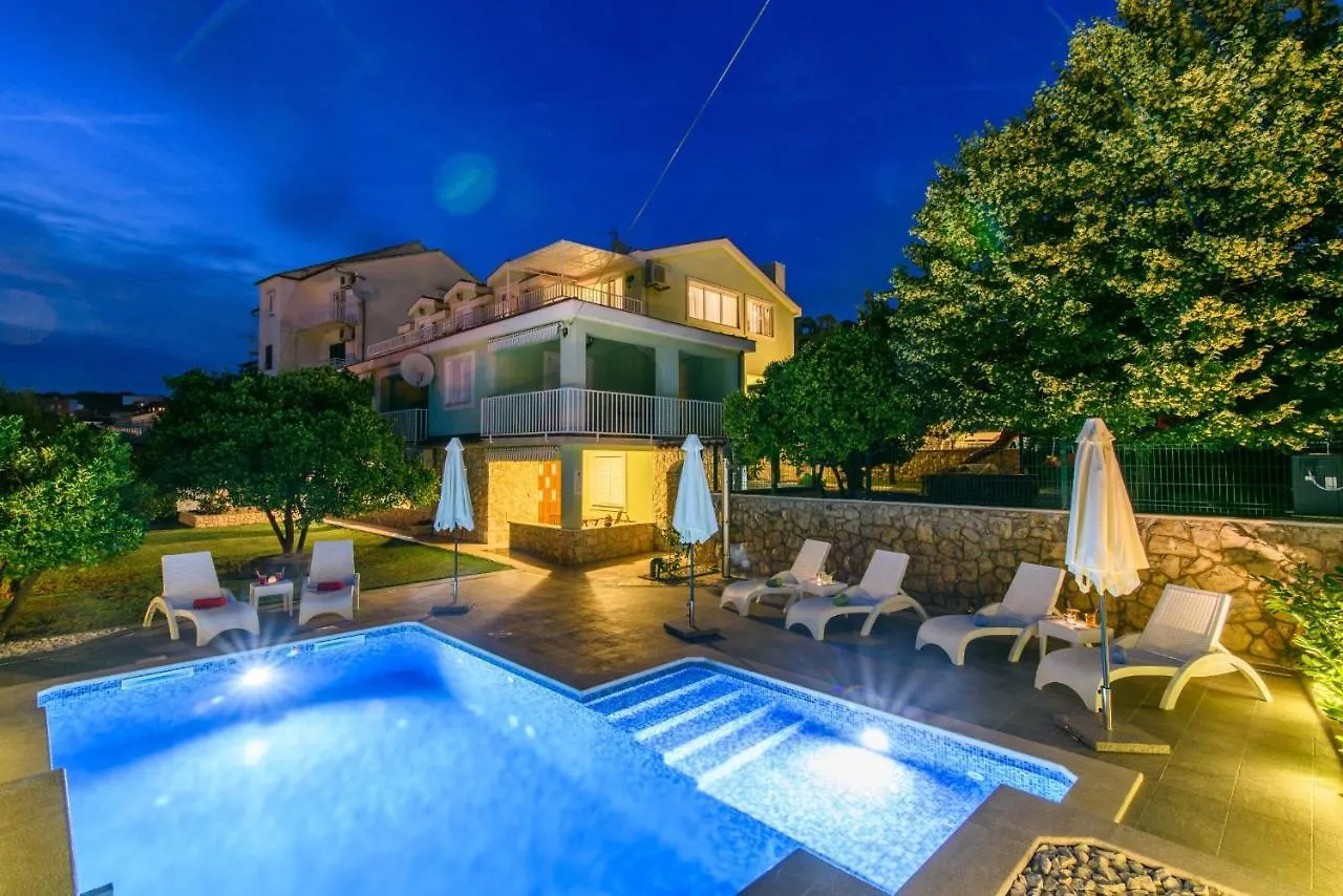 Family Friendly Apartments With A Swimming Pool Okrug Gornji, Ciovo - 18827 Trogir