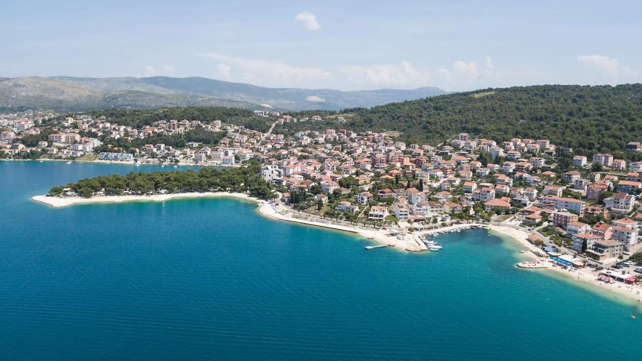 Family Friendly Apartments With A Swimming Pool Okrug Gornji, Ciovo - 18827 Trogir