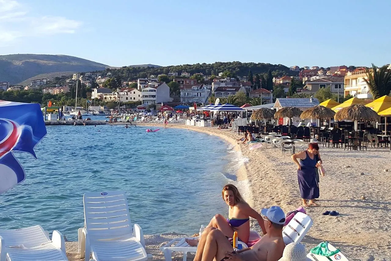 Family Friendly Apartments With A Swimming Pool Okrug Gornji, Ciovo - 18827 Trogir