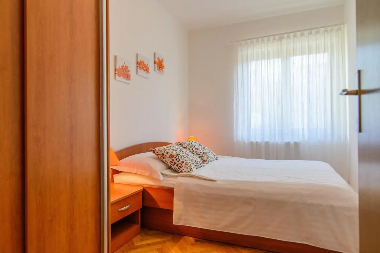 Family Friendly Apartments With A Swimming Pool Okrug Gornji, Ciovo - 18827 Trogir