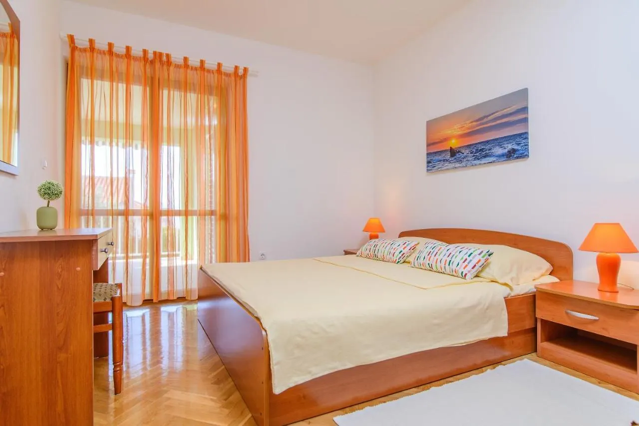 Family Friendly Apartments With A Swimming Pool Okrug Gornji, Ciovo - 18827 Trogir
