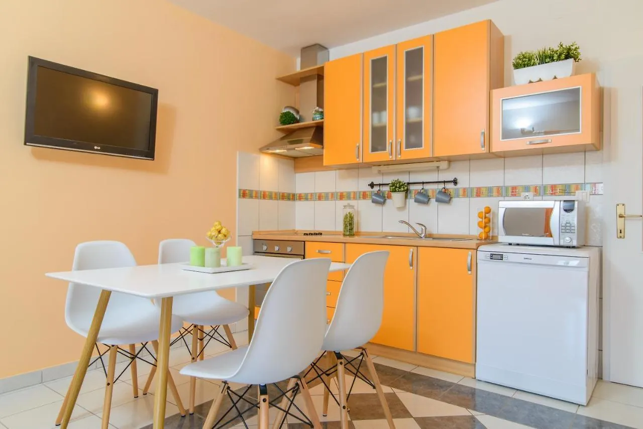 Family Friendly Apartments With A Swimming Pool Okrug Gornji, Ciovo - 18827 Trogir