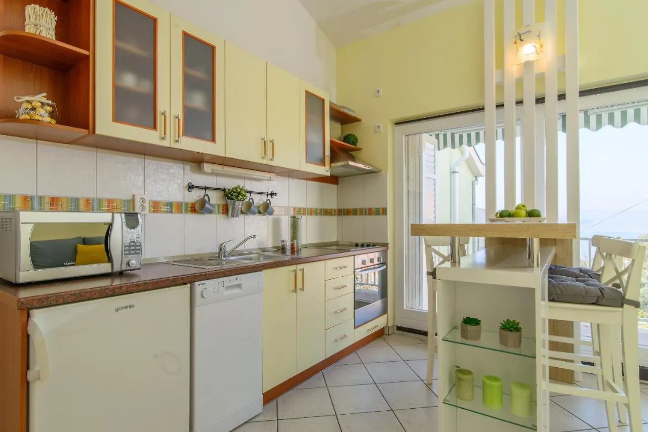 Family Friendly Apartments With A Swimming Pool Okrug Gornji, Ciovo - 18827 Trogir